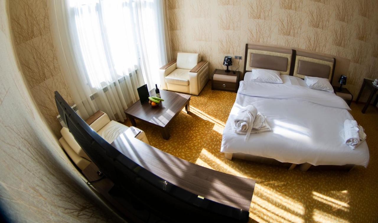 Astola Hotel บากู ภายนอก รูปภาพ